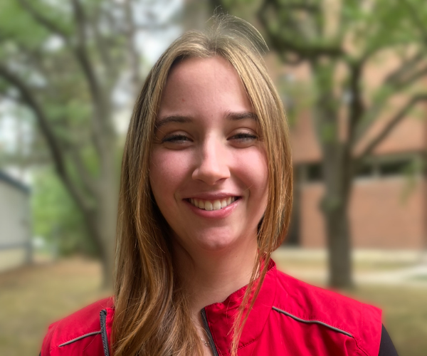 Hannah Steele close up photo